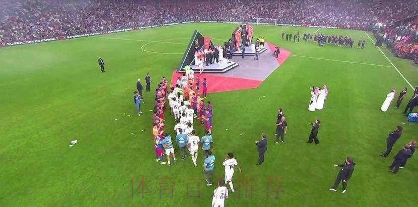 输不起?皇马拒为巴萨列队+姆总率众将离场 阿隆索:不看重的奖杯 输不起?皇马拒为巴萨列队+姆总率众将离场 阿隆索:不看重的奖杯